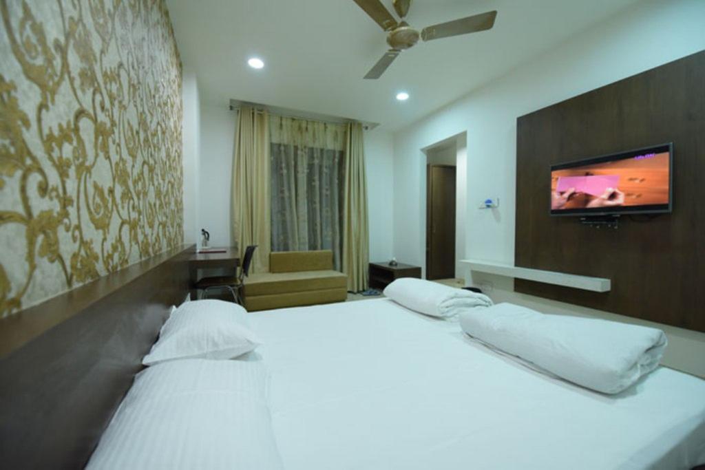 Hotel Alankar Palace Μποπάλ Δωμάτιο φωτογραφία